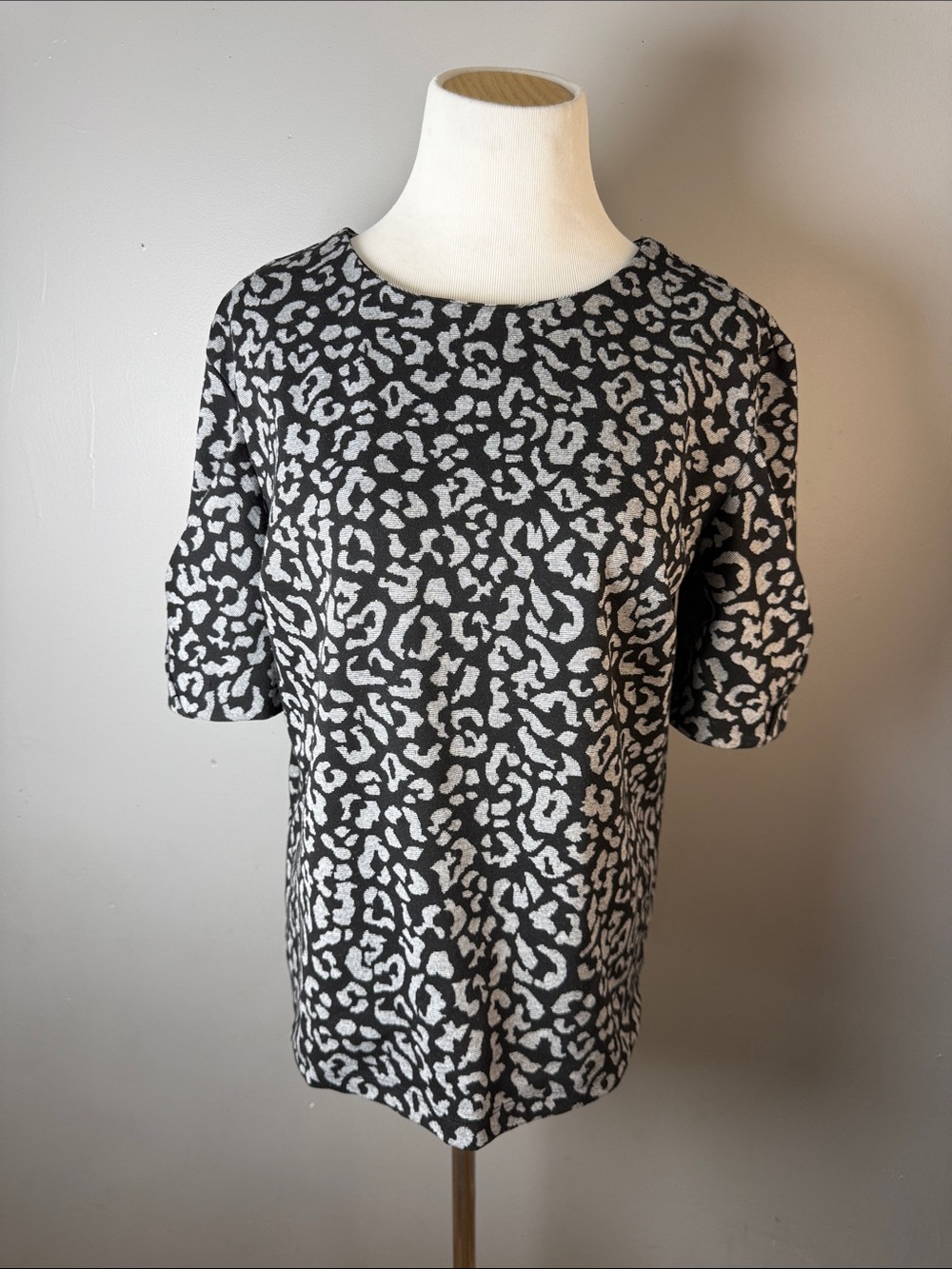 Black & grey Leopard Print Short Sleeve Top